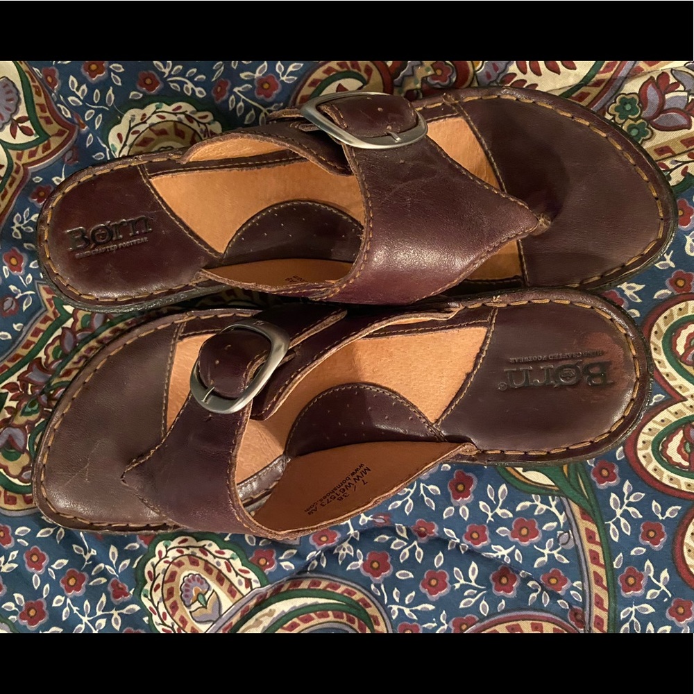 Born sandals